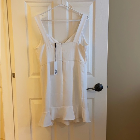 Vici Flutter Dress - Picture 4 of 4